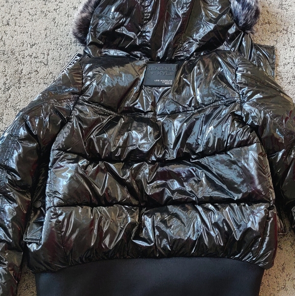 Kendall + Kylie Black Vinyl Puffer| S - Picture 8 of 14